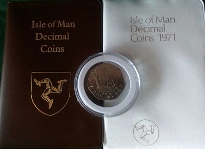 • Commemorative limited edition, inscribed edge 1979 - 50p (The old larger 50p's).