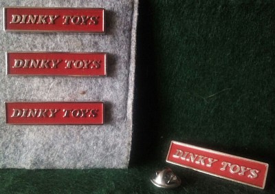 🔹 Dinky toys, Atlas Edition Enamel Metal Pin Badge.