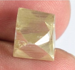 🔹5.35 Carat weight.